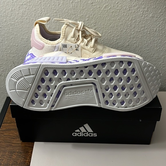 NWT Adidas Originals Women's NMD_R1 Shoes - Wonder White/Purple/Lilac - GW5694 - Picture 11 of 16